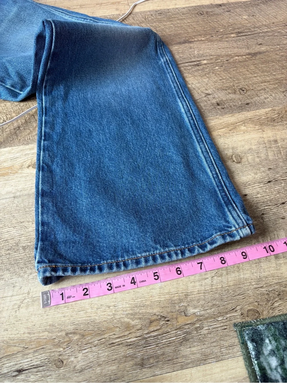J. Crew Men’s Bootcut Jeans in Vintage Medium Wash W32 L30
